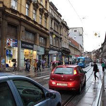 イリツァ通りは人ごみがすごいです