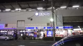 京阪電車の高架下