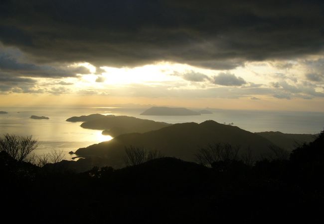 山口県上関町　上盛山展望台の夕日