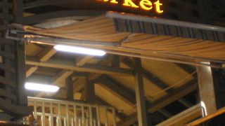 夜店がぎっしり！