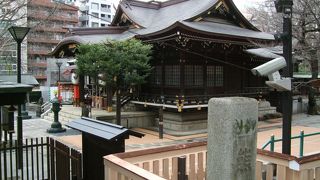 石碑自体が新宿区指定史跡になっています