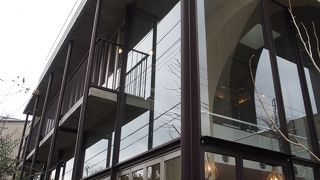教会前のおしゃれなお店！