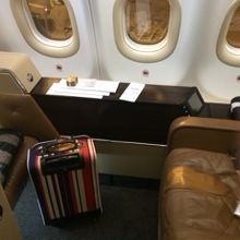 手前がドアーでクローズします。