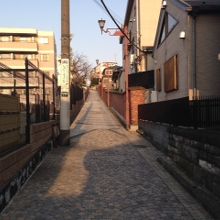 坂道の長さは１００メートルくらい。