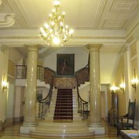 このホテルのHPにはここが写っていた　シャンデリアが高級感を