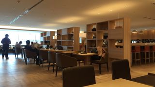 綺麗なラウンジ