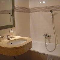 バスタブ付き、アメニティも揃ってました