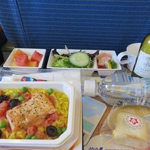 ホノルル発の機内食