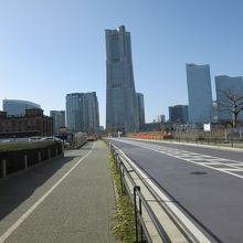 地図情報によるとこの辺りなんですが