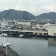 沼津漁港を地上約３０ｍから眺める