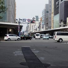 左:京都マルイ、右:高島屋京都店