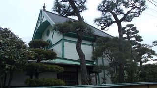 加賀谷邸でございます