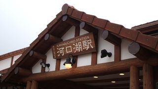 おしゃれな駅舎です。