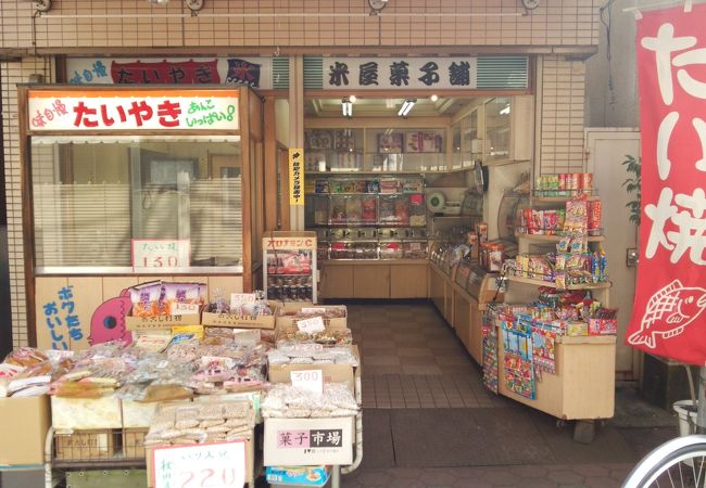 昔ながらのお菓子屋さん