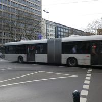 長〜いバスです