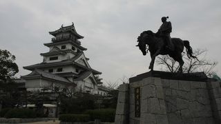 外側と内側に見所しっかり