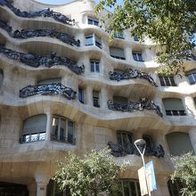 外観修理中です