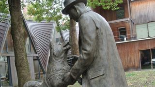 90年の時を経て再会　感動的な上野英三郎博士とハチ公像