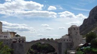 戦争の爪痕残る街