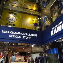 やはり、色は青