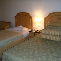 乗継先のローマで５時間以上到着が遅れた為いい部屋でした。