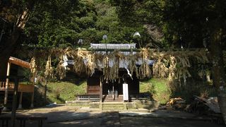 今泉不動や今泉寺の近くにある神社。雰囲気があって怖いくらいw