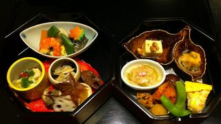 上本町みやこホテルの日本食レストラン。秋のお弁当