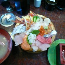 大人気の大名丼