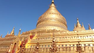 黄金の仏塔で有名