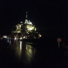 夜のモンサンミッシェル