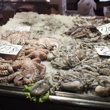 蛸もたくさん売られていました