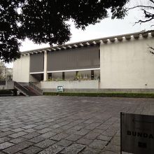立派な建物