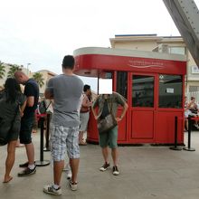 下のチケット売り場。