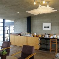 ラウンジは飲み放題