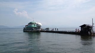 日本で4番目に広い湖。レジャーも楽しめる。