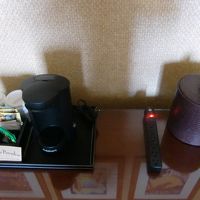 コーヒーメーカーと6口のコンセントがありました