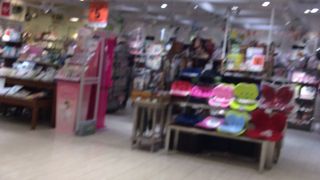 小さい店舗だけれど、コスメ類は充実