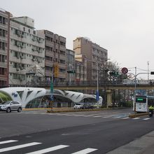 静宜大学は、今のところは始発なの、火車台中駅とを結びます。