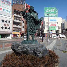 槍ヶ岳開山した人です