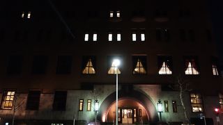 重厚な近代建築