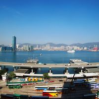 海側の部屋だったので景色は良かった。下は空港バスターミナル。