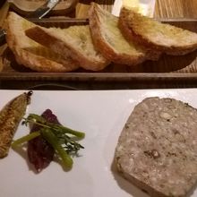 前菜　お肉のパテ