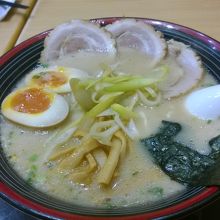 とんこつラーメン