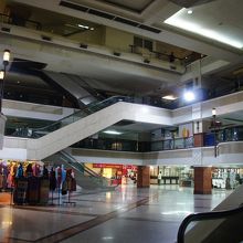 空いている店はほとんどありませんでした