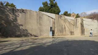 大阪城の巨石と言うと有名ですよね・・・・・どうやって来たのかとか！！知りたいよね！！