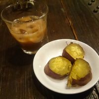 夜にふるまわれた飲み物と焼き芋