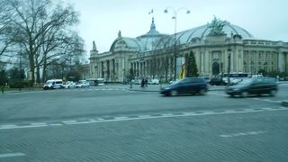 コンコルド広場から一キロほどは、特にこれといった見どころはありません。