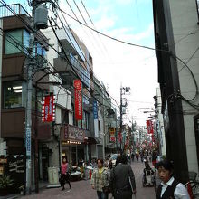 お昼時は賑わっていました。