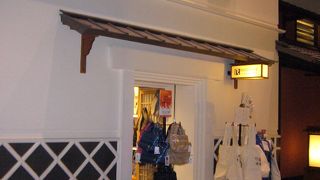 日本的な絵柄は外国人客に人気です