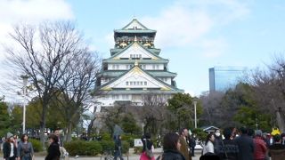 梅林を観に大阪城公園にきました